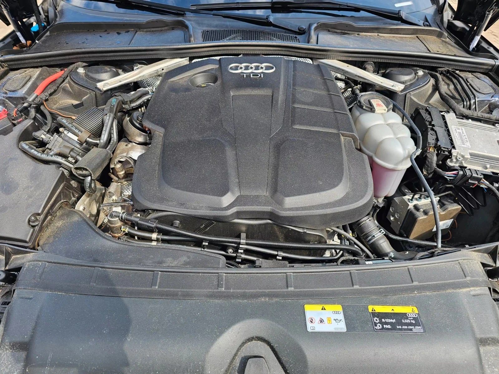 Audi A4 Avant 40 TDI basis, снимка 16 - Автомобили и джипове - 56744947