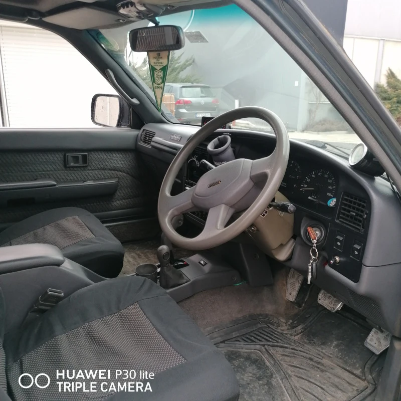 Toyota Hilux Surf, снимка 17 - Автомобили и джипове - 47572464