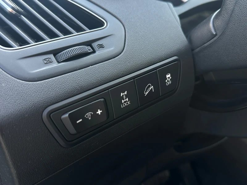 Hyundai IX35 2.0 CRDI 4WD, снимка 10 - Автомобили и джипове - 52855916