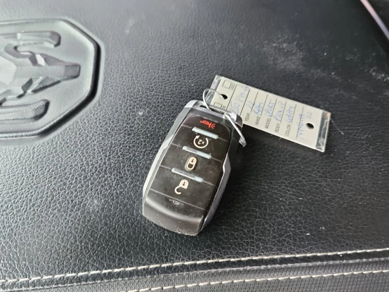 Dodge RAM 1500 5.7 HEMI SPORT CREW* CARFAX * ФИНАСИРАНЕ, снимка 8 - Автомобили и джипове - 53077445