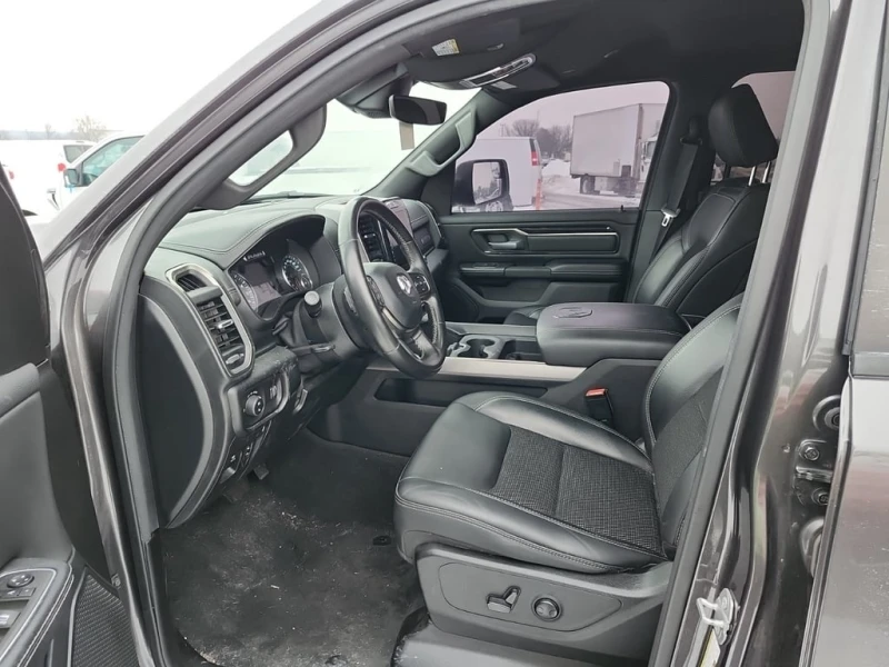 Dodge RAM 1500 5.7 HEMI SPORT CREW* CARFAX * ФИНАСИРАНЕ, снимка 5 - Автомобили и джипове - 53077445