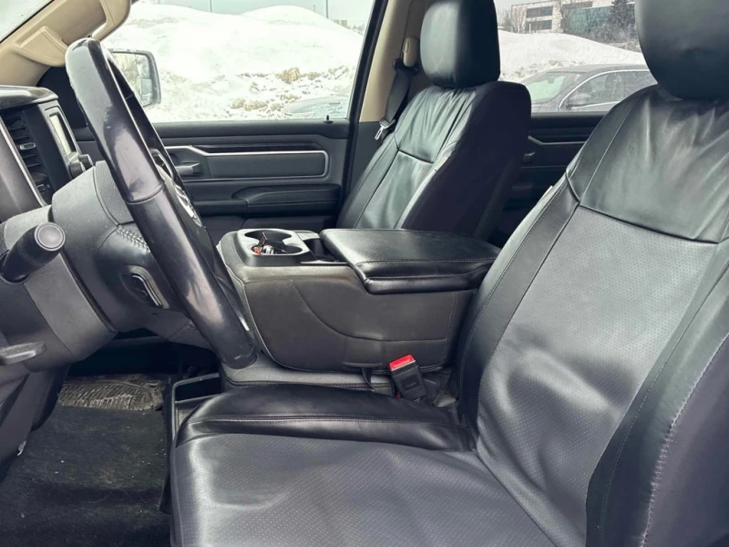 Dodge RAM 1500 * Big Horn * CARFAX * БЕЗ ПЪРВОНАЧАЛНА ВНОСКА, снимка 11 - Автомобили и джипове - 53436661