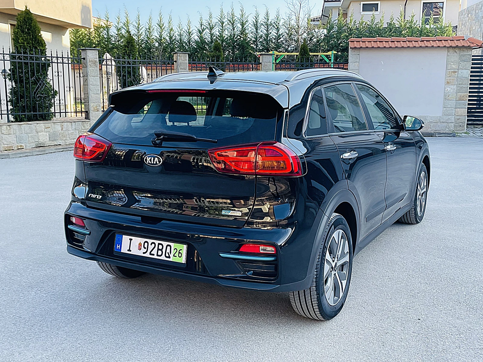 Kia Niro 65 kWh Blulink, снимка 7 - Автомобили и джипове - 53817828