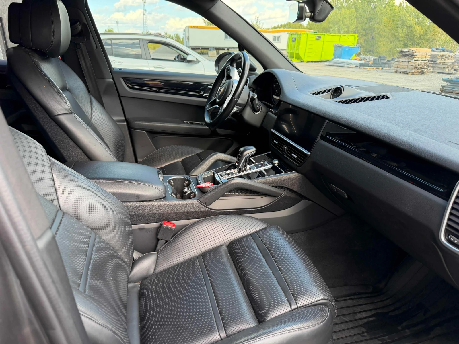 Porsche Cayenne * E Hybrid* CARFAX * АВТОКРЕДИТ* , снимка 8 - Автомобили и джипове - 56109254