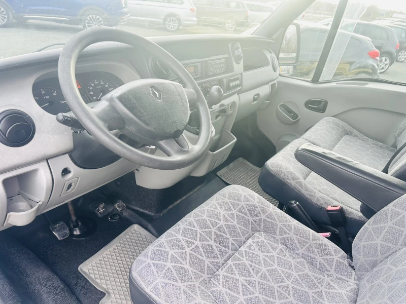 Renault Master 2.5D Клима, Темпомат, 6ск., снимка 11 - Бусове и автобуси - 48239794