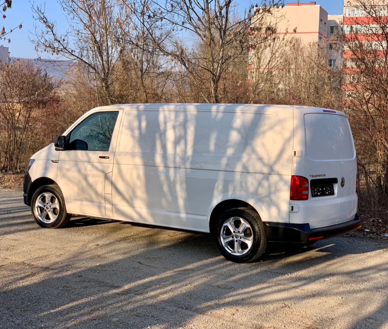 VW Transporter 2019г* EU6* MAXII БАЗА* ДВОЕН КЛИМАТИК* 17 ДЖАНТИ, снимка 6 - Бусове и автобуси - 49538923