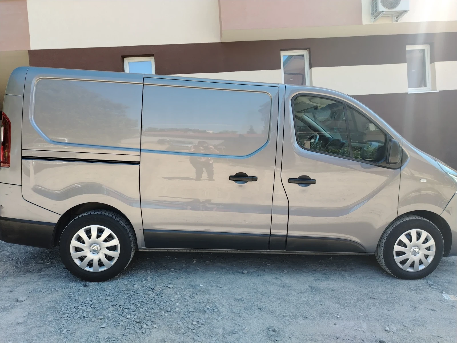 Renault Trafic 1.6dci, снимка 5 - Бусове и автобуси - 54694864