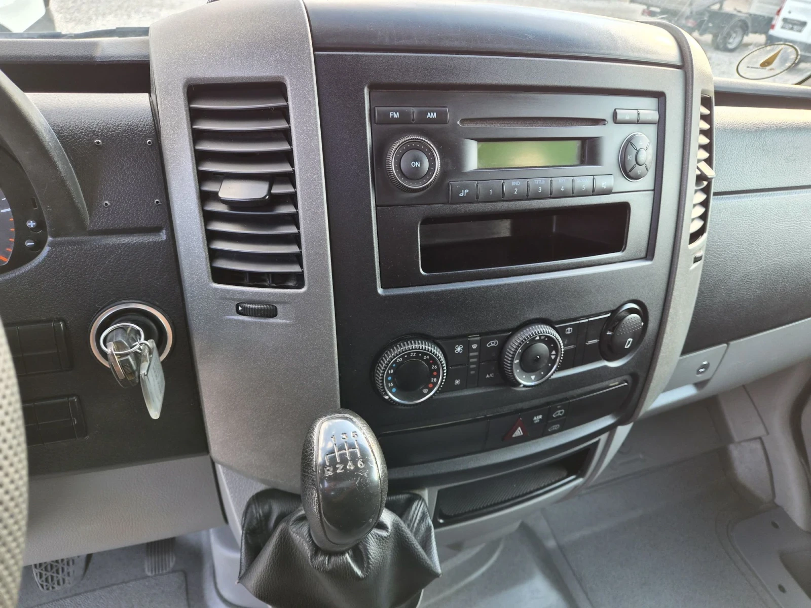 Mercedes-Benz Sprinter 316 CDI * Товяропътник * 6 местен * Клима, снимка 11 - Бусове и автобуси - 55696024