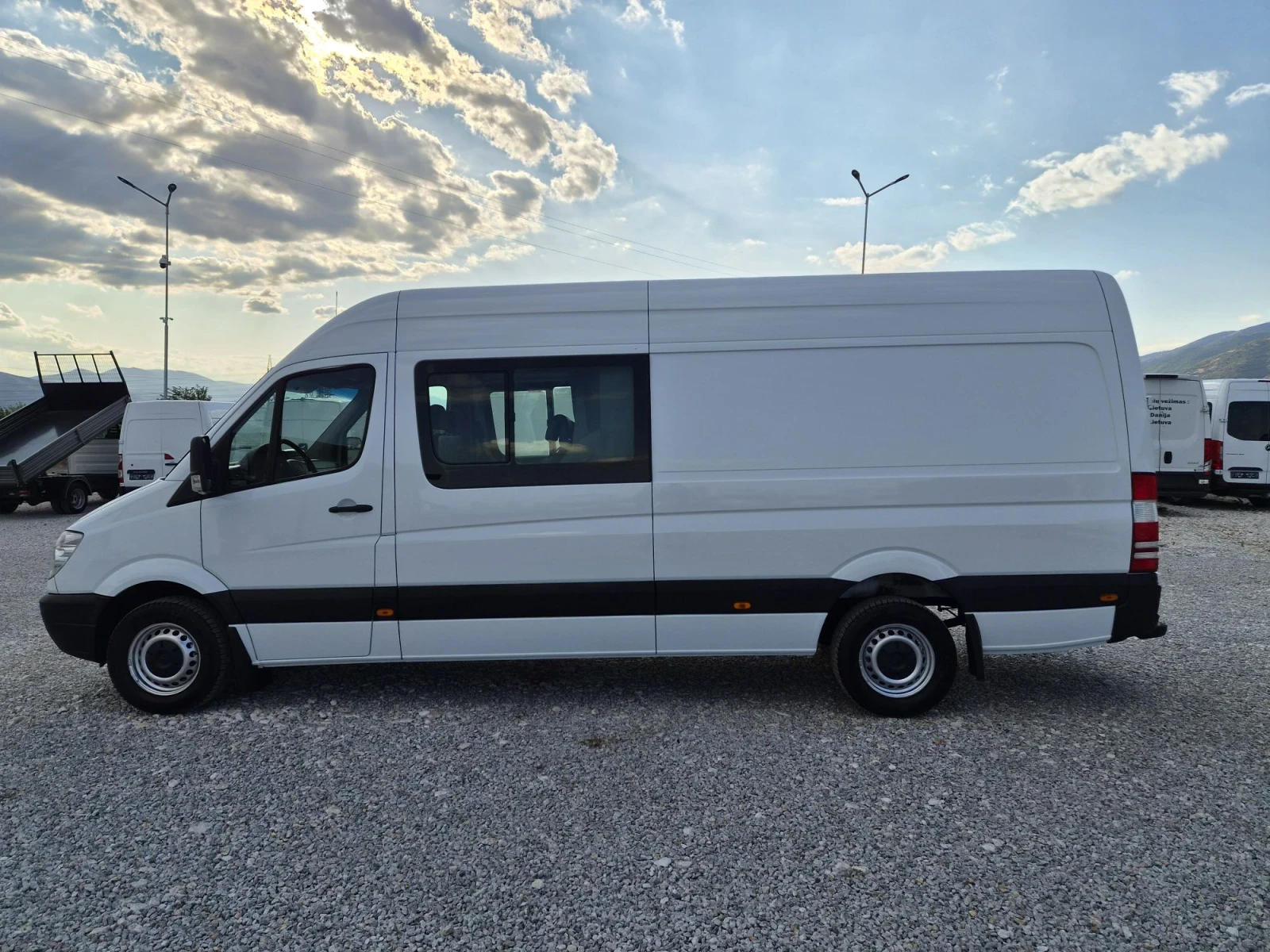 Mercedes-Benz Sprinter 316 CDI * Товяропътник * 6 местен * Клима, снимка 2 - Бусове и автобуси - 55696024