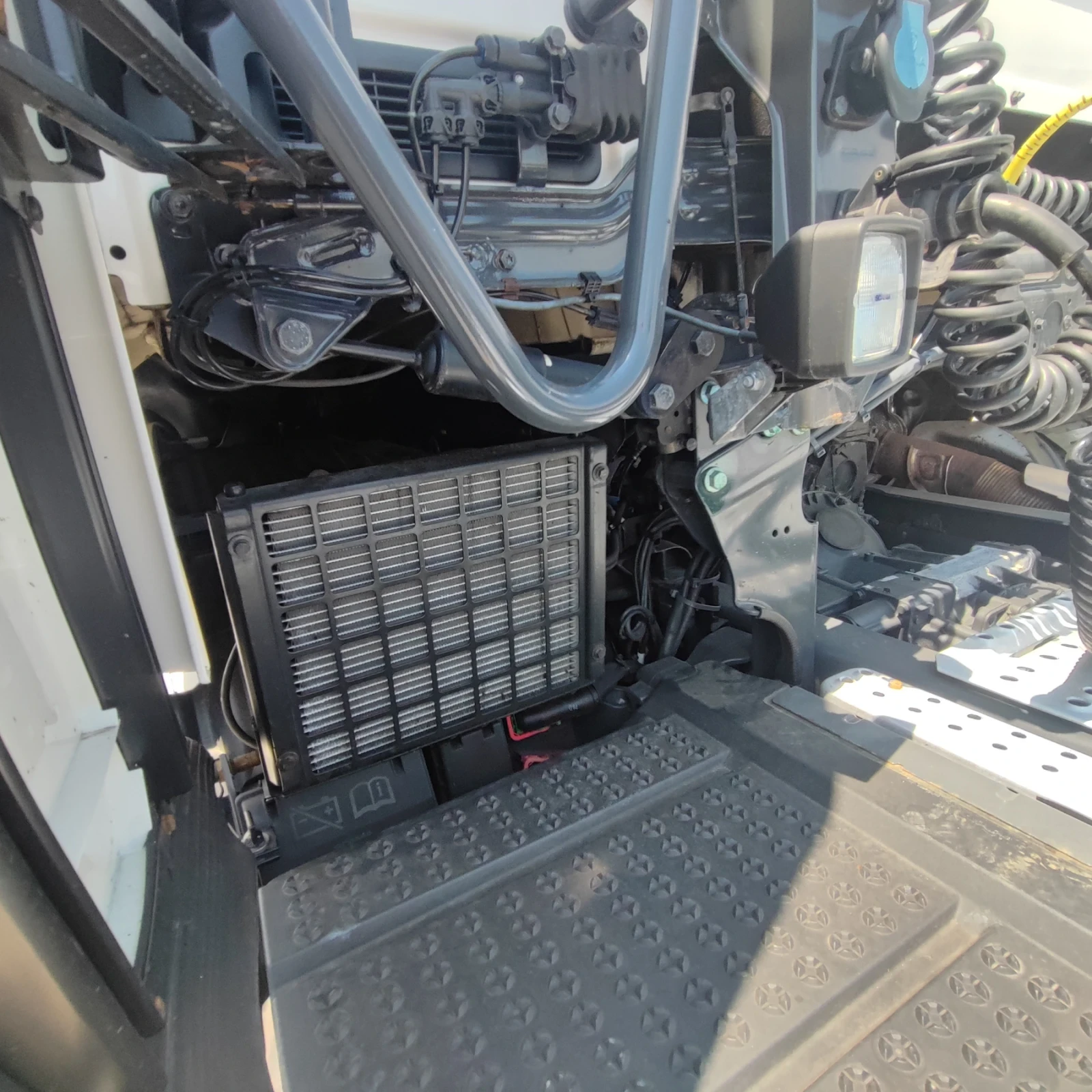 Scania R 450 1400 Л.* СТАЦ. КЛИМАТИК* ТАХОГРАФ ГЕН.2* РЕТАРДЕР, снимка 9 - Камиони - 55196363