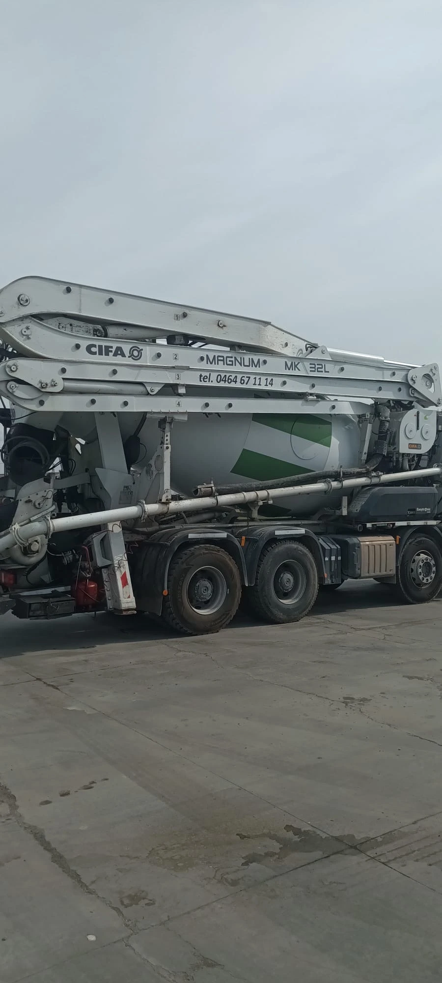 Бетон помпа Mercedes-Benz 4146 Arocs, снимка 6 - Индустриална техника - 54182832