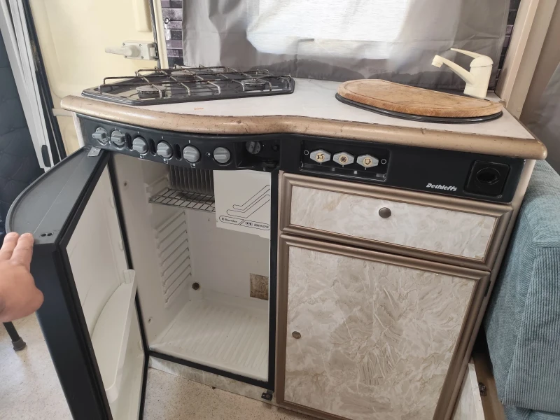 Кемпер Dethleffs Fiat Ducato 2.5 TDI CAT, снимка 10 - Каравани и кемпери - 52692582