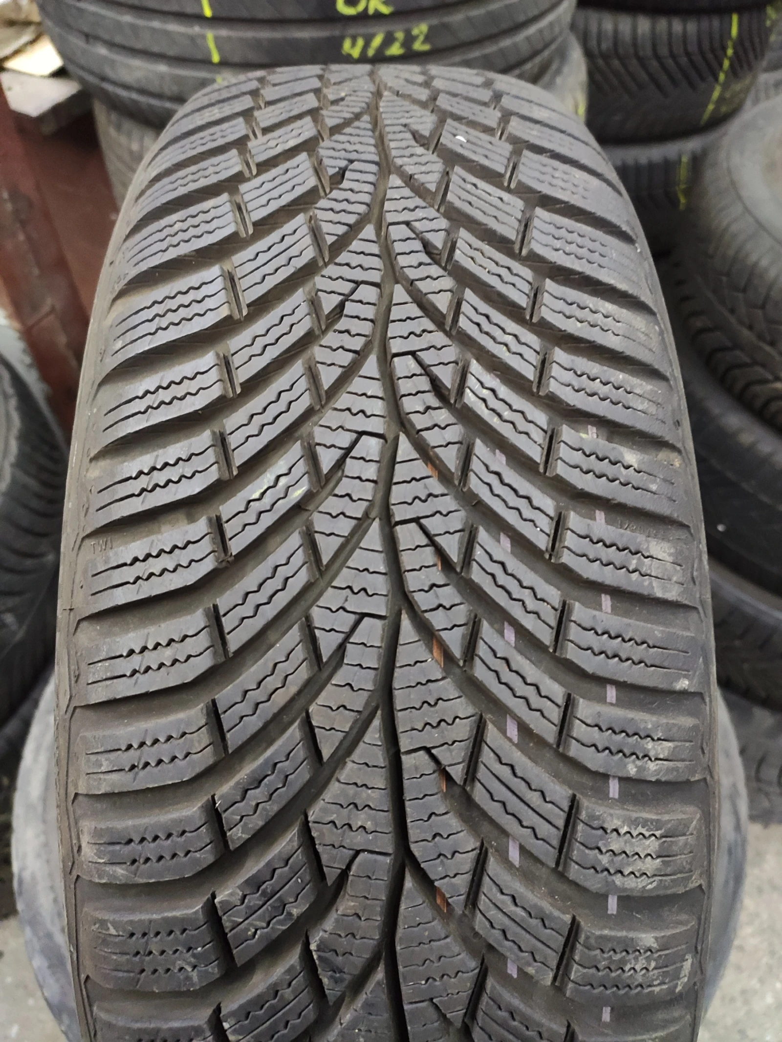 Гуми Зимни 195/55R16, снимка 2 - Гуми и джанти - 54806802