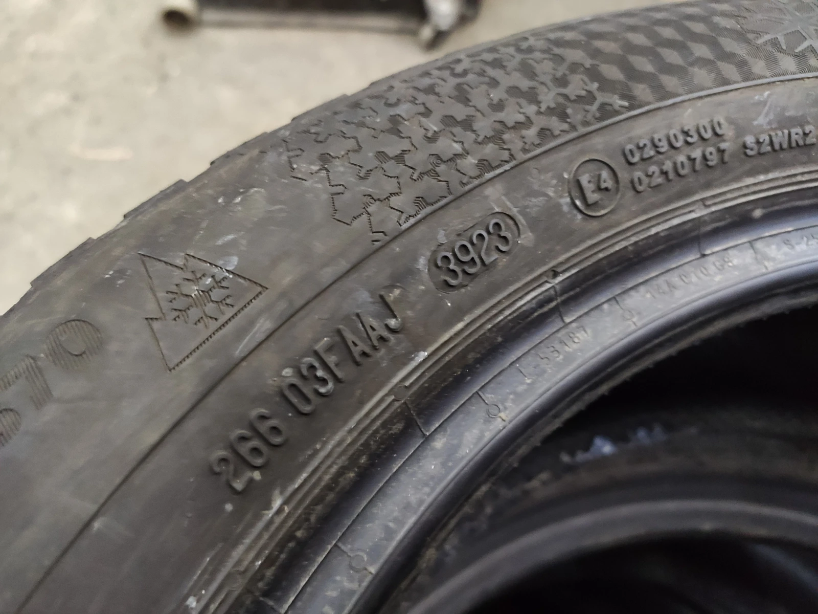 Гуми Зимни 195/55R16, снимка 5 - Гуми и джанти - 54806802