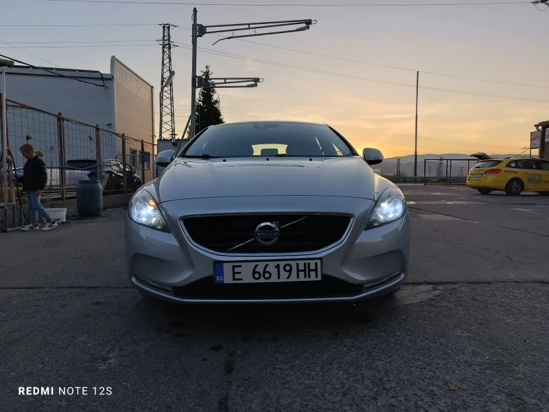 Volvo V40 EURO 6B, снимка 8 - Автомобили и джипове - 47814965