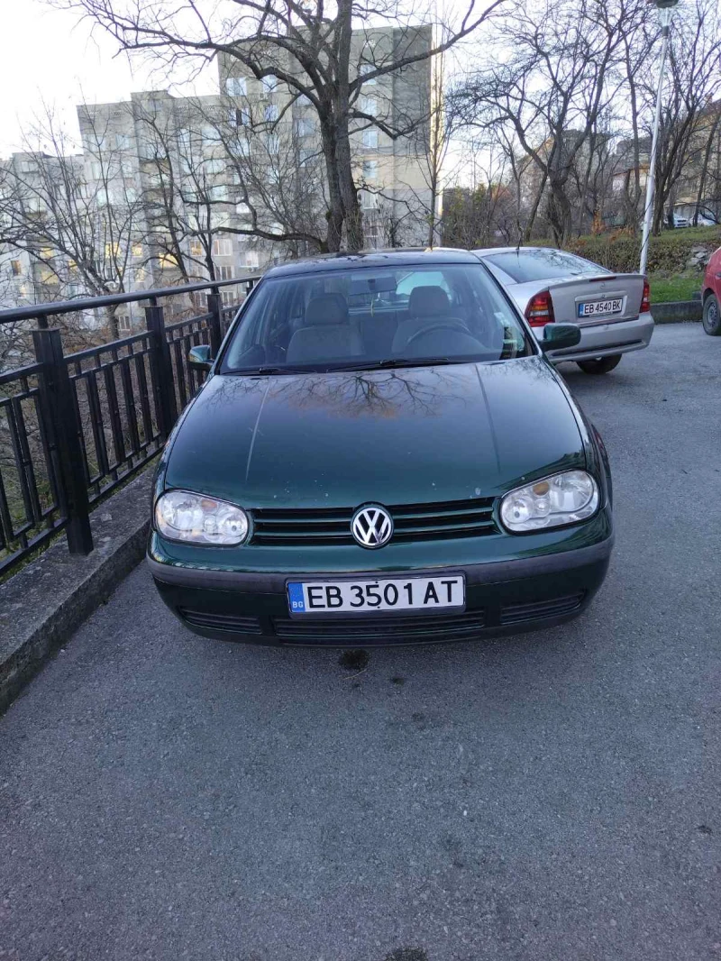 VW Golf, снимка 1 - Автомобили и джипове - 48420752