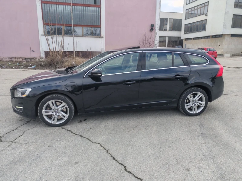 Volvo V60 2.4 D6 PLUG IN HYBRID 4WD, снимка 4 - Автомобили и джипове - 49118486