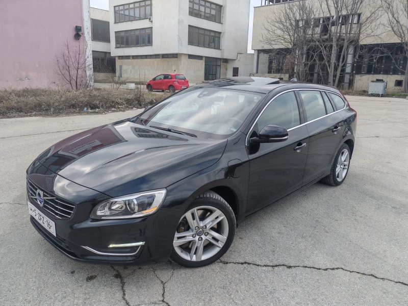 Volvo V60 2.4 D6 PLUG IN HYBRID 4WD, снимка 2 - Автомобили и джипове - 49118486