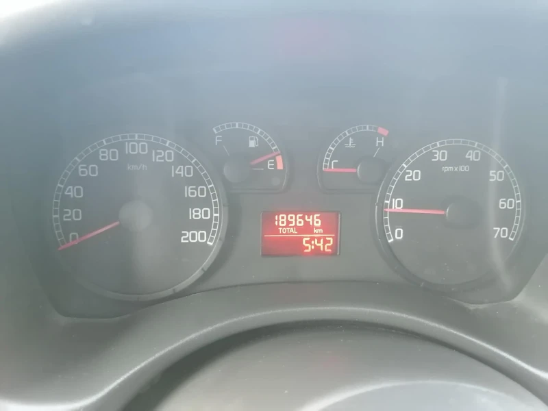 Fiat Punto 1.2 бензин клима фейс , снимка 7 - Автомобили и джипове - 49331285