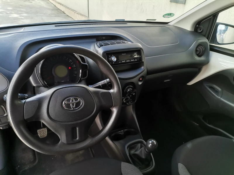 Toyota Aygo, снимка 8 - Автомобили и джипове - 49403964