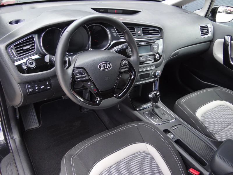 Kia Ceed 1.6 GDI-135k.c. - Spirit / Автоматик / Euro-5 /, снимка 8 - Автомобили и джипове - 50391231