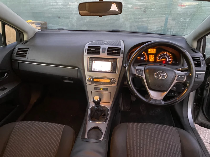 Toyota Avensis 2.0 D4D 126, снимка 12 - Автомобили и джипове - 52404125