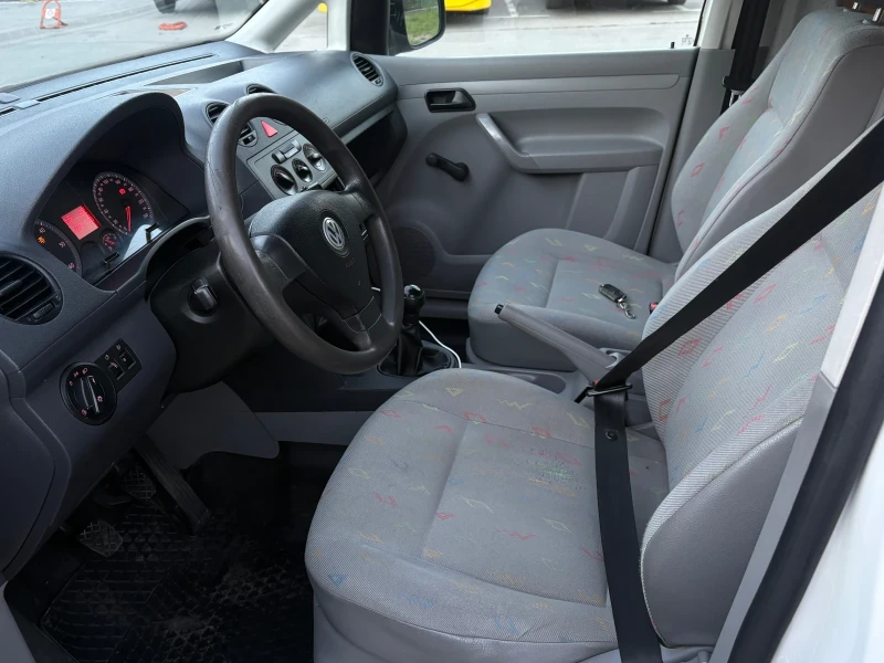VW Caddy, снимка 6 - Автомобили и джипове - 52740372