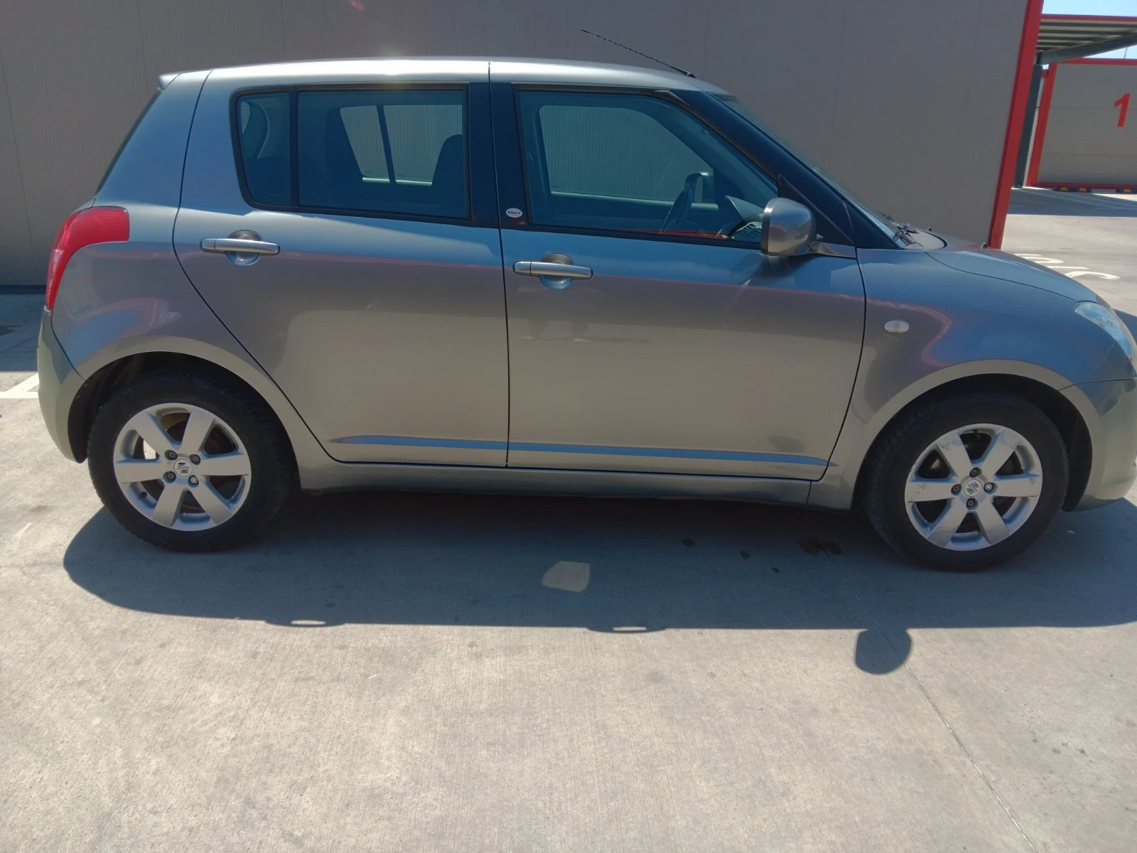 Suzuki Swift  1.3 DDiS GL 5 portes - изображение 2