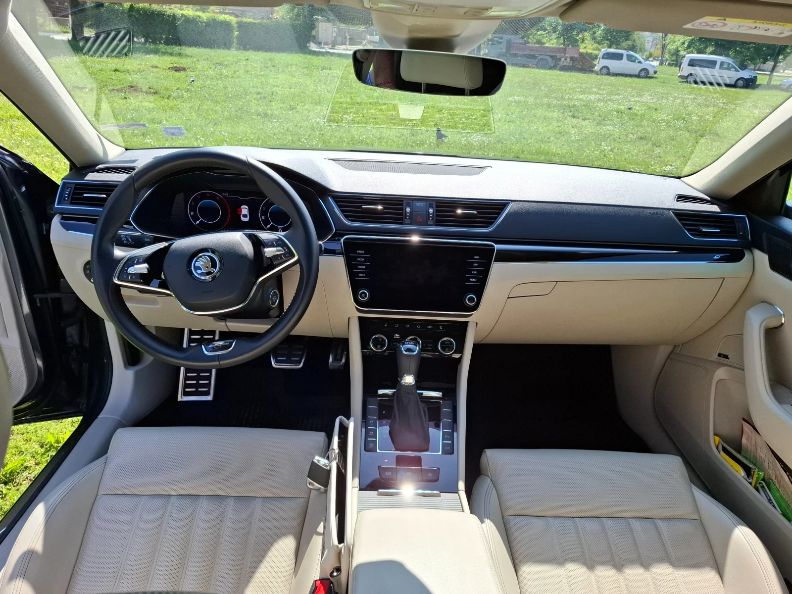 Skoda Superb L&K 2.0 TDI 200k.c. - изображение 9