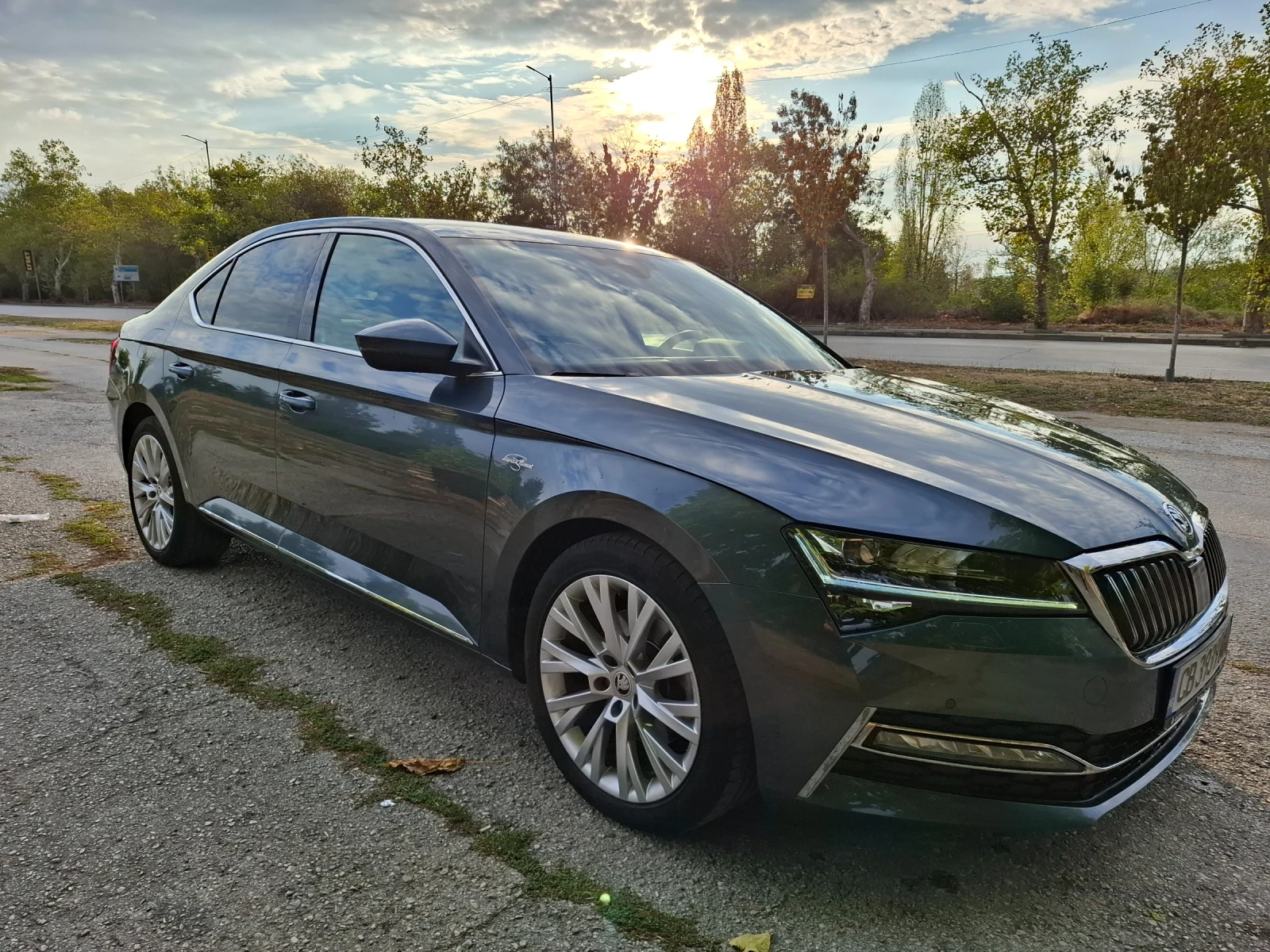 Skoda Superb L&K 2.0 TDI 200k.c. - изображение 3