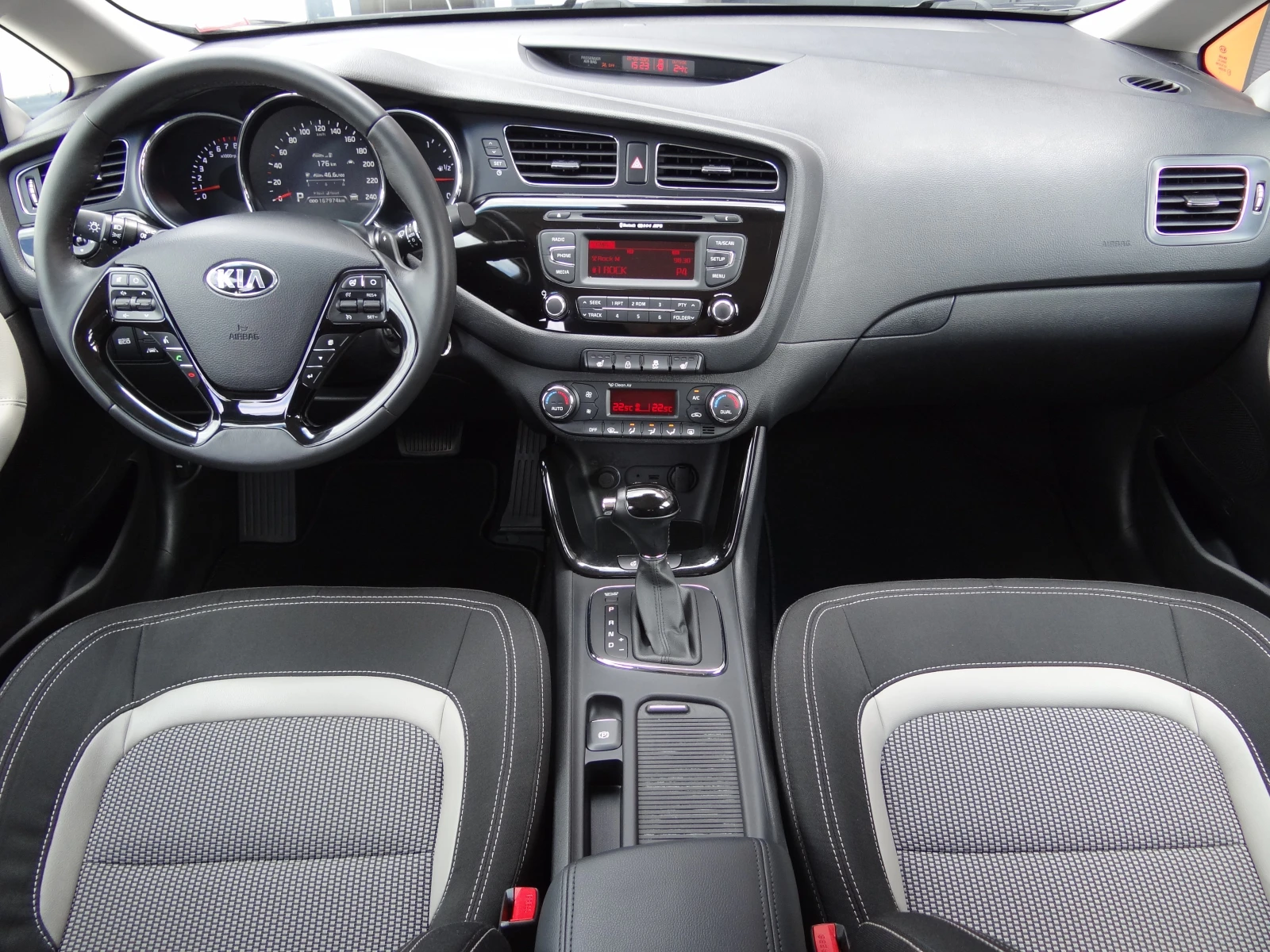 Kia Ceed 1.6 GDI-135k.c. - Spirit / Автоматик / Euro-5 / - изображение 9