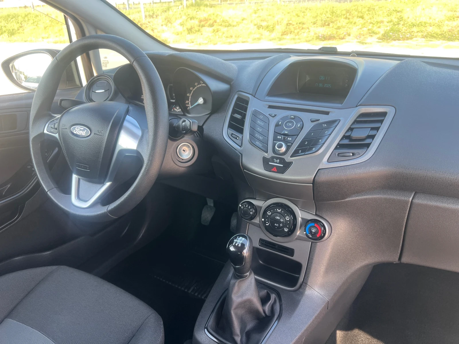 Ford Fiesta 1.5tdci-Клима-N1 - изображение 8