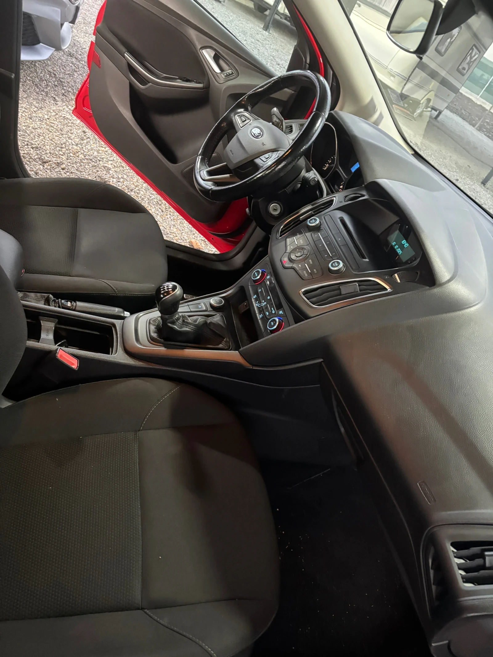 Ford Focus Benzin 1000kub  - изображение 6