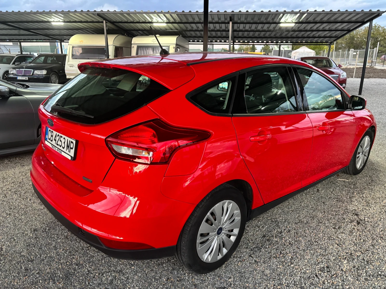 Ford Focus Benzin 1000kub  - изображение 3