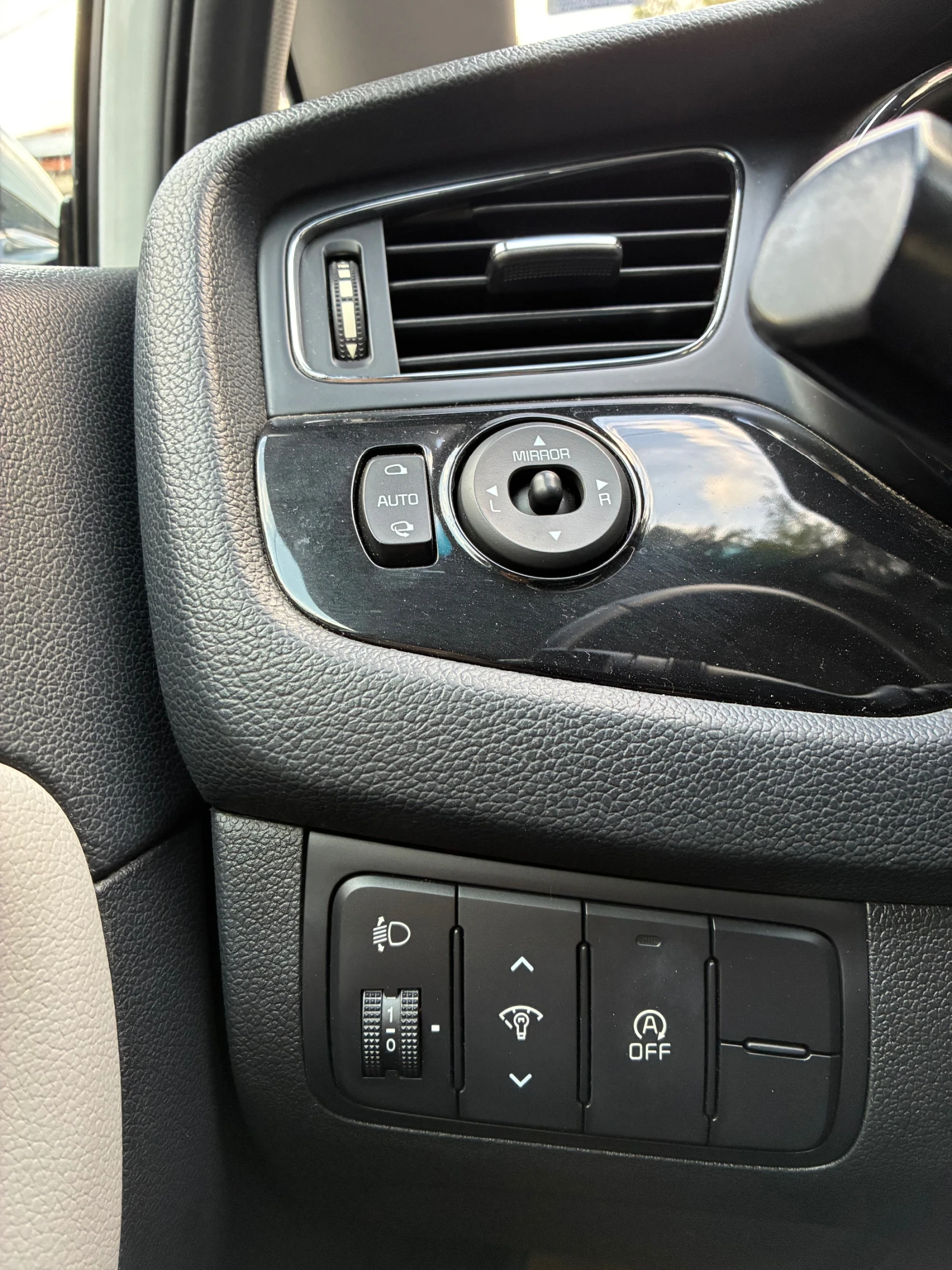 Kia Ceed 1.6 135 к.c / Панорама / Ръчна Ск. Кутия , снимка 6 - Автомобили и джипове - 53036636