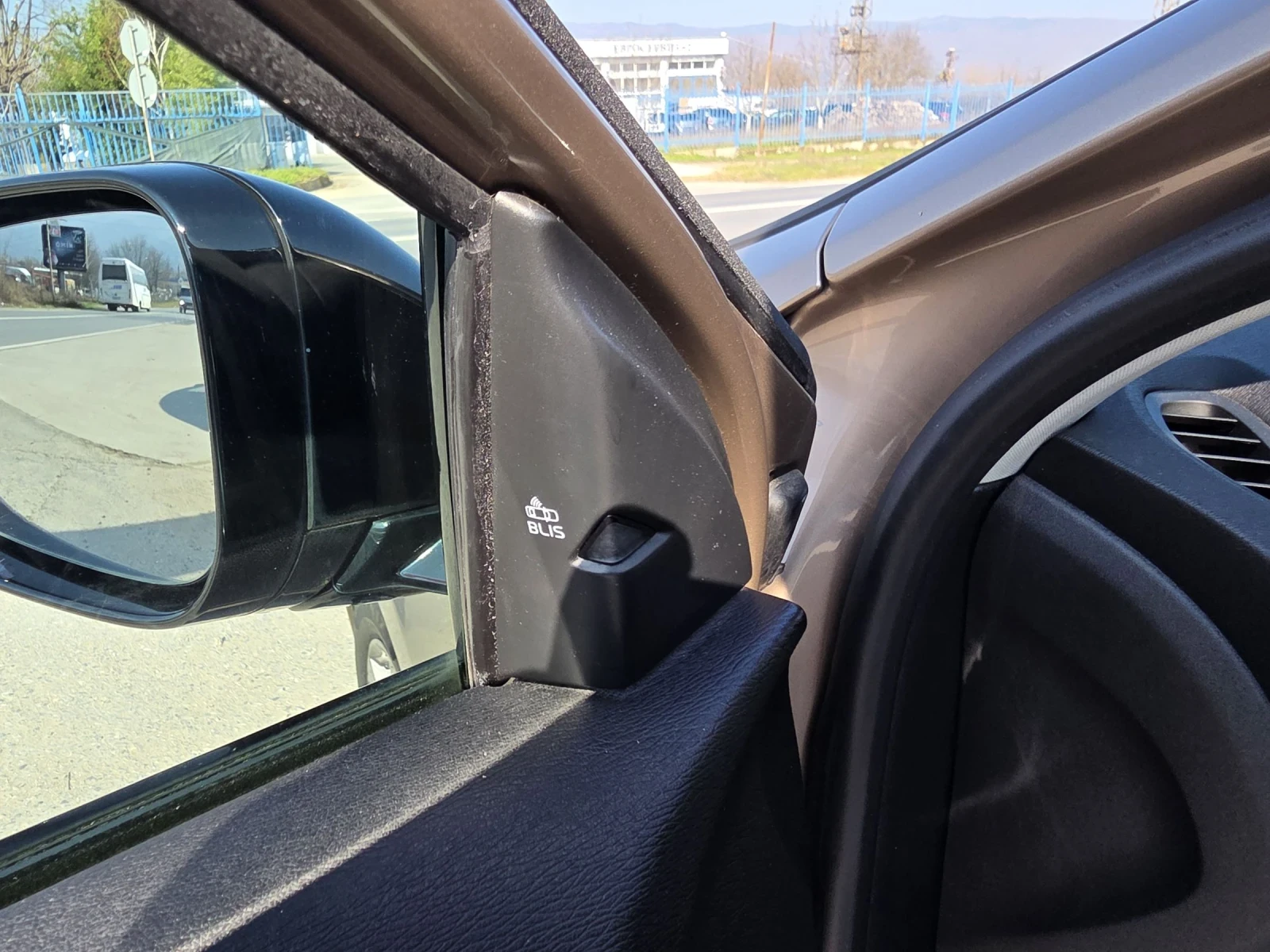 Volvo V40 Cross Country ОБСЛУЖЕН ВСИЧКИ ЕКСТРИ, снимка 11 - Автомобили и джипове - 53791718