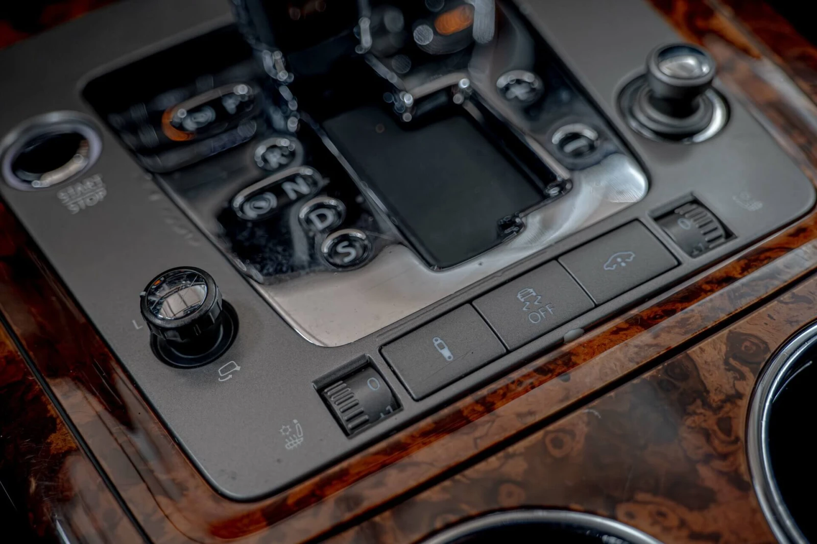 VW Phaeton 3.0TDI/dYnaudio/Обдувхане/Камера/Дистроник, снимка 11 - Автомобили и джипове - 54072024