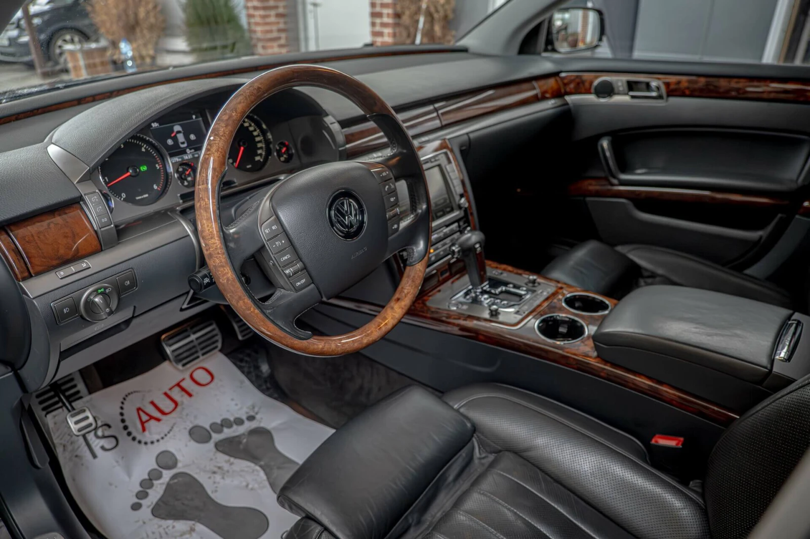 VW Phaeton 3.0TDI/dYnaudio/Обдувхане/Камера/Дистроник, снимка 8 - Автомобили и джипове - 54072024