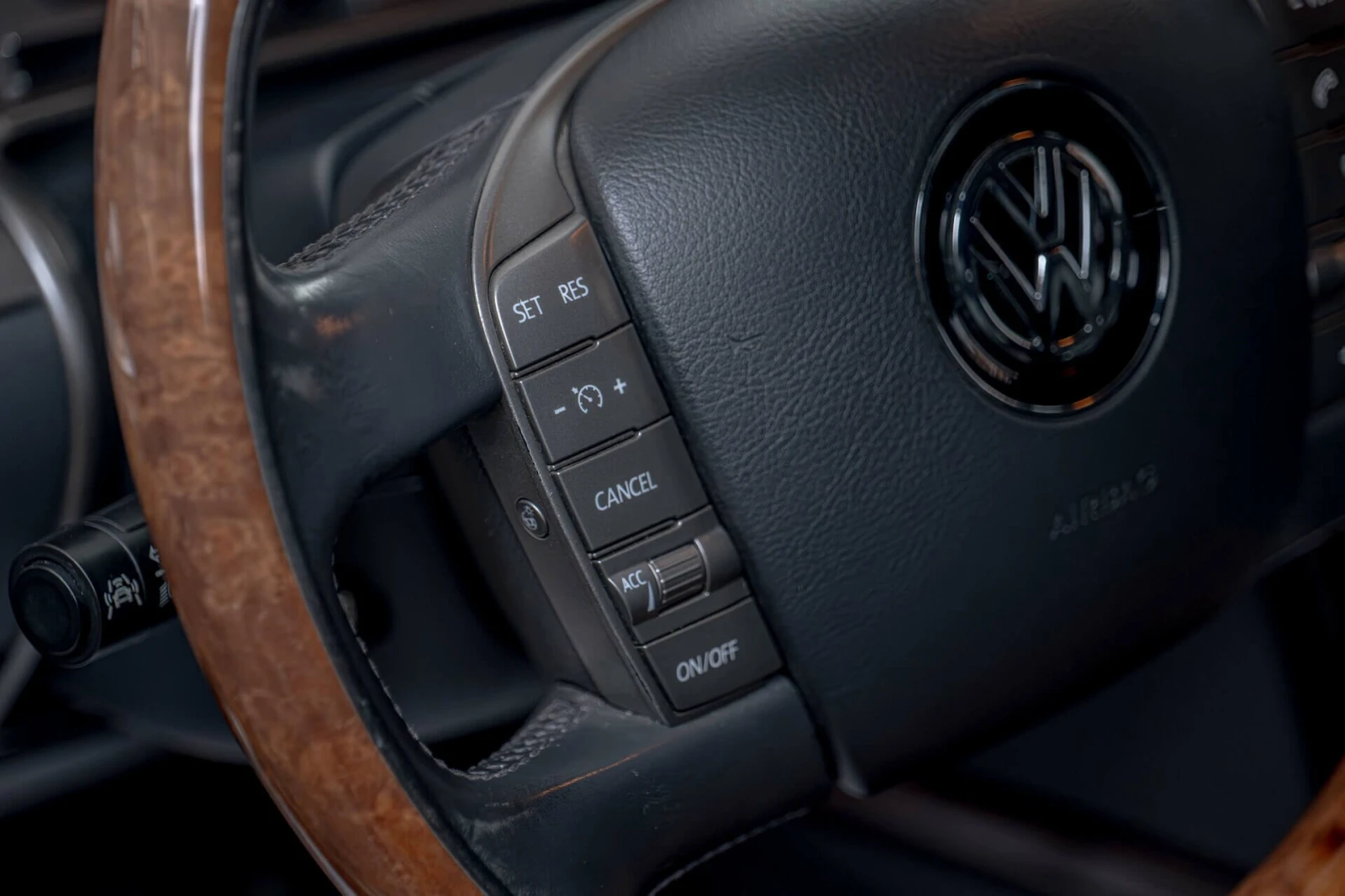 VW Phaeton 3.0TDI/dYnaudio/Обдувхане/Камера/Дистроник, снимка 9 - Автомобили и джипове - 54072024