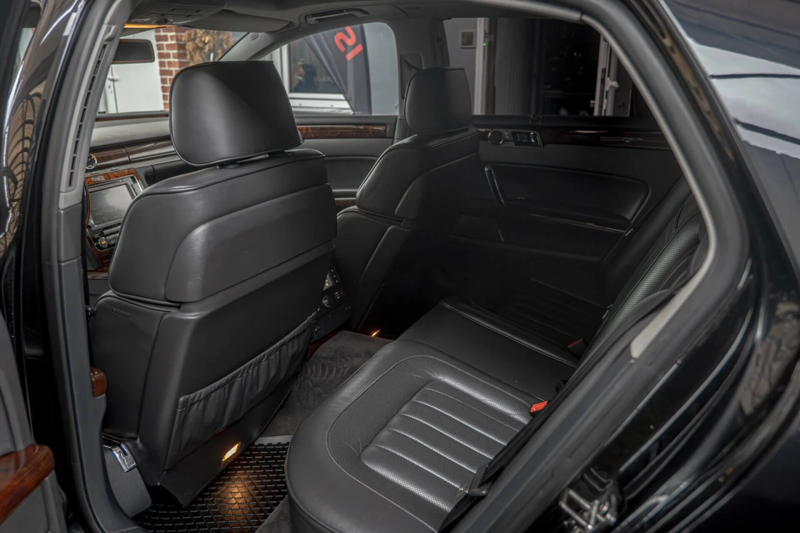 VW Phaeton 3.0TDI/dYnaudio/Обдувхане/Камера/Дистроник, снимка 13 - Автомобили и джипове - 54072024