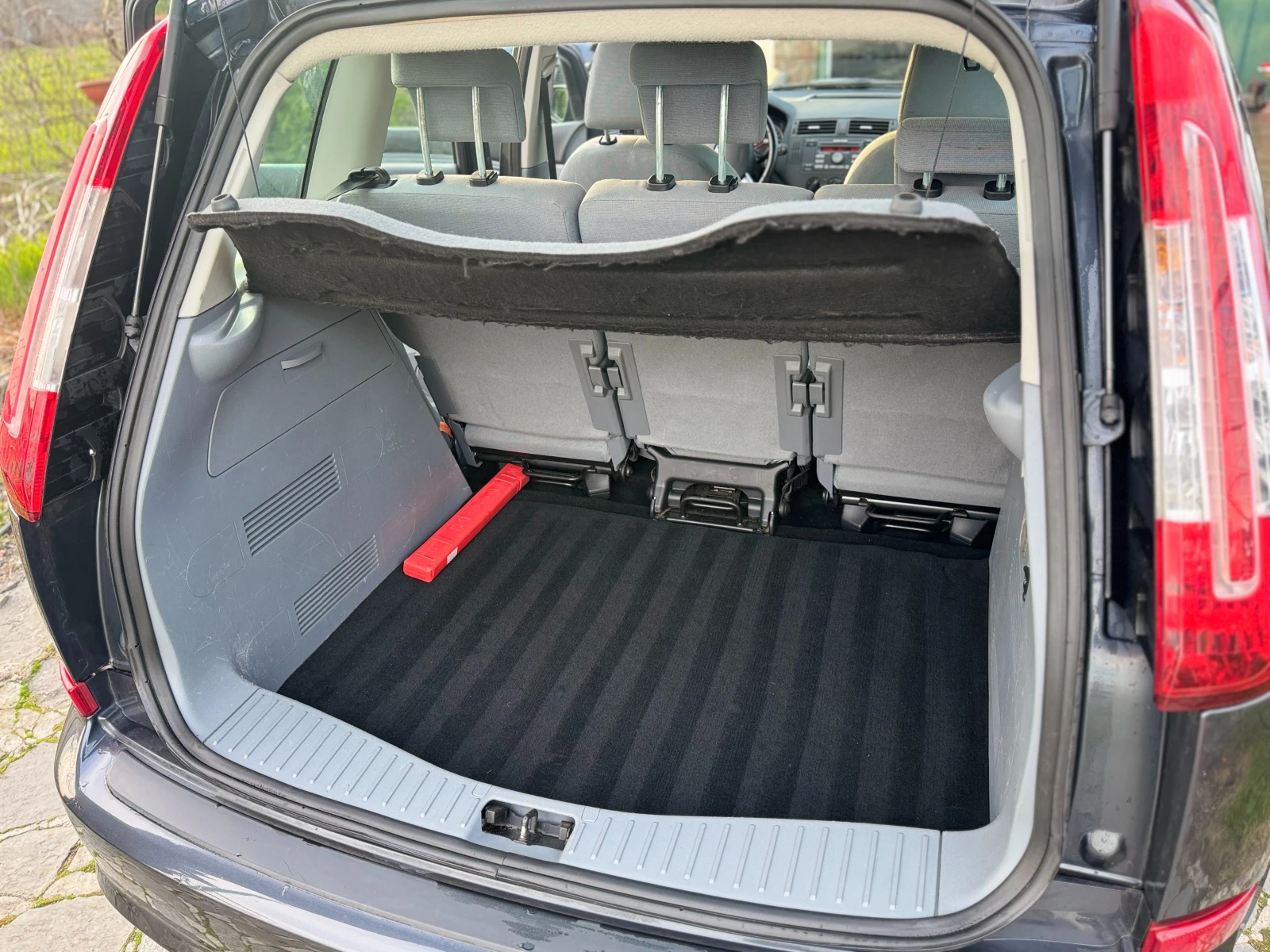 Ford C-max 1.8i 125кс Facelift, снимка 14 - Автомобили и джипове - 54087671