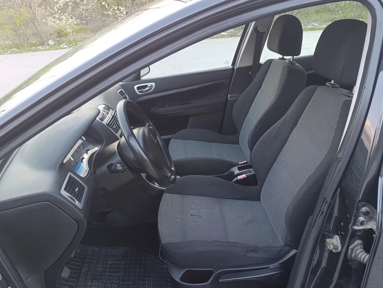 Peugeot 307 1.6i, снимка 11 - Автомобили и джипове - 54260125