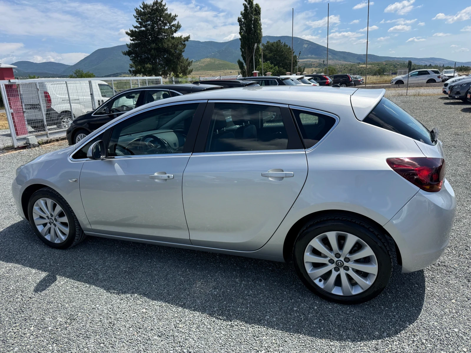 Opel Astra (KATO НОВА), снимка 9 - Автомобили и джипове - 54650572