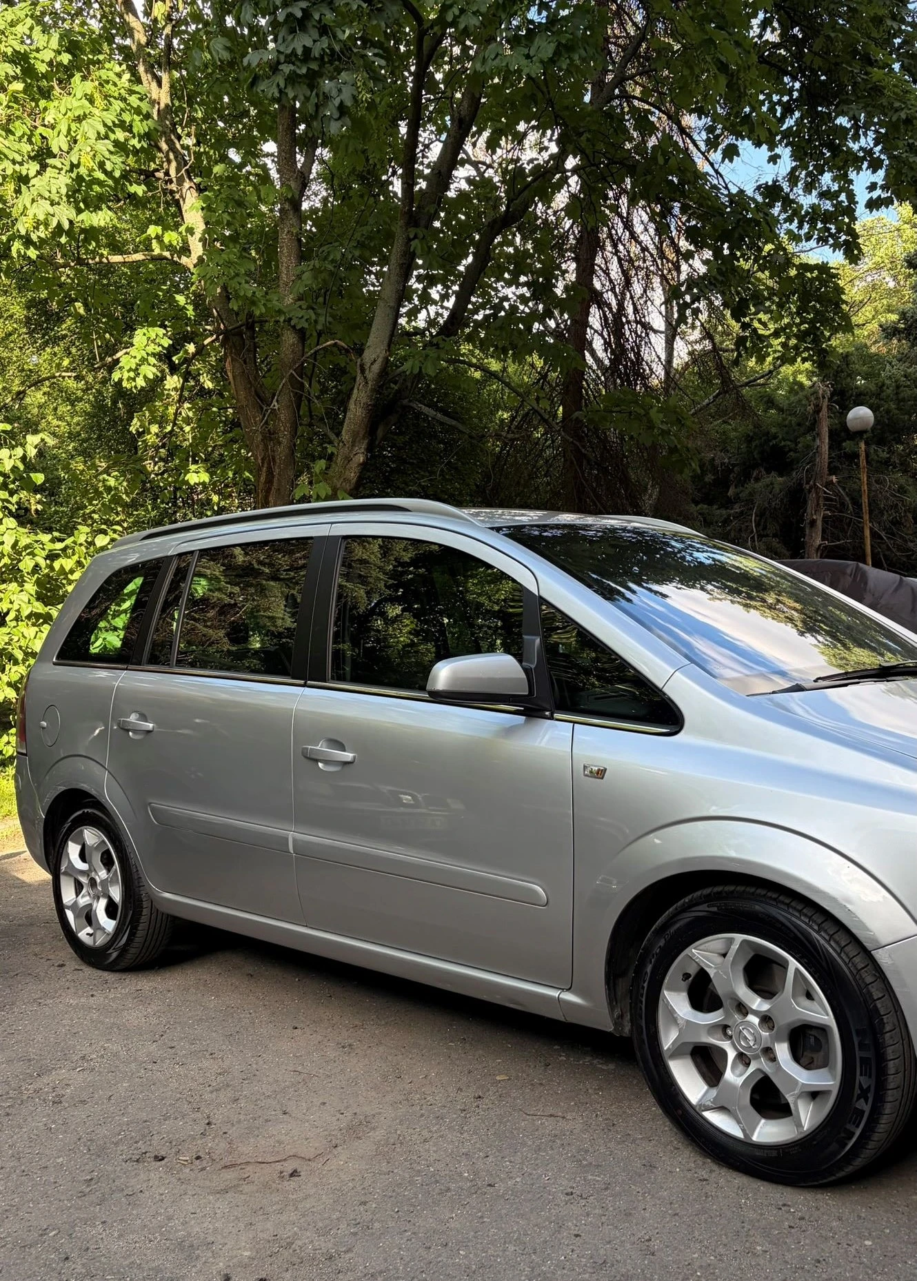 Opel Zafira COSMO, снимка 3 - Автомобили и джипове - 54703922