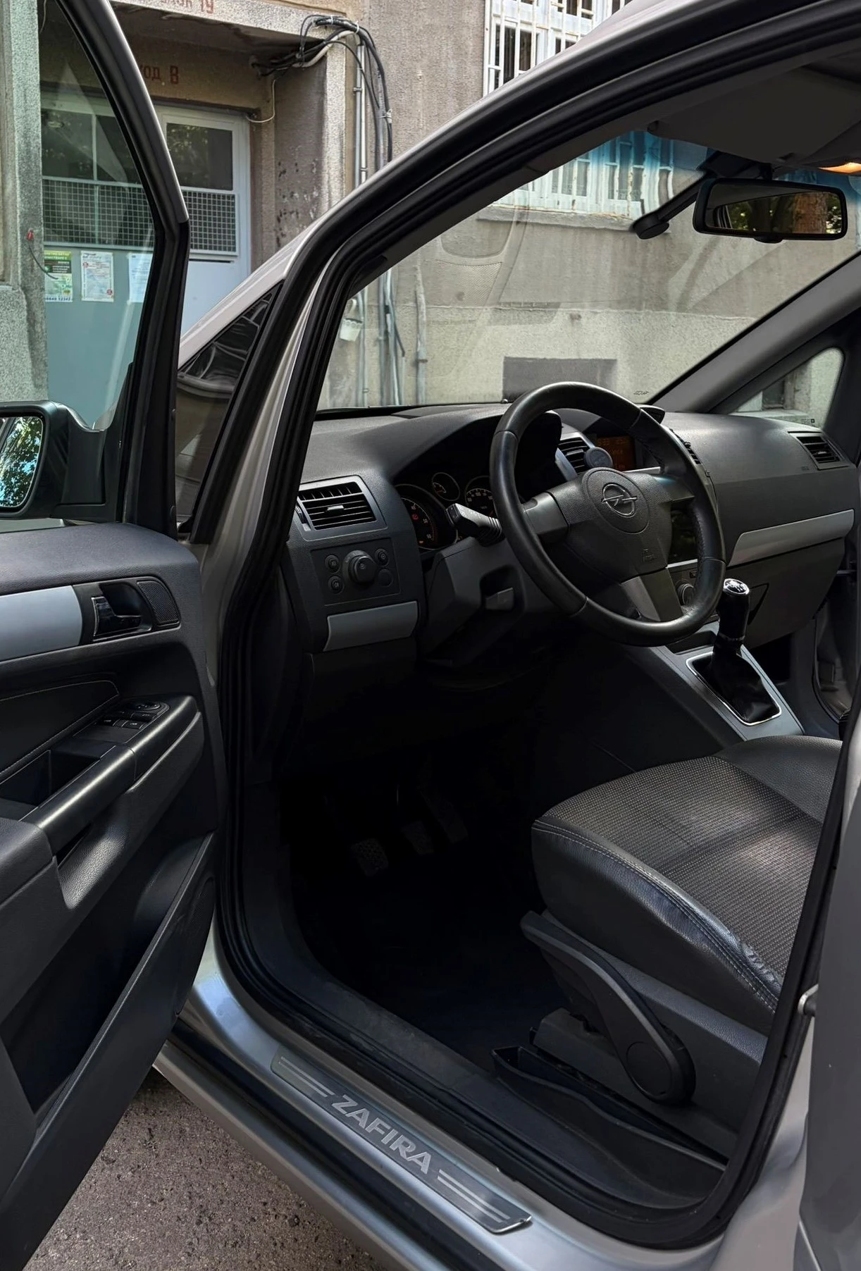 Opel Zafira COSMO, снимка 8 - Автомобили и джипове - 54703922