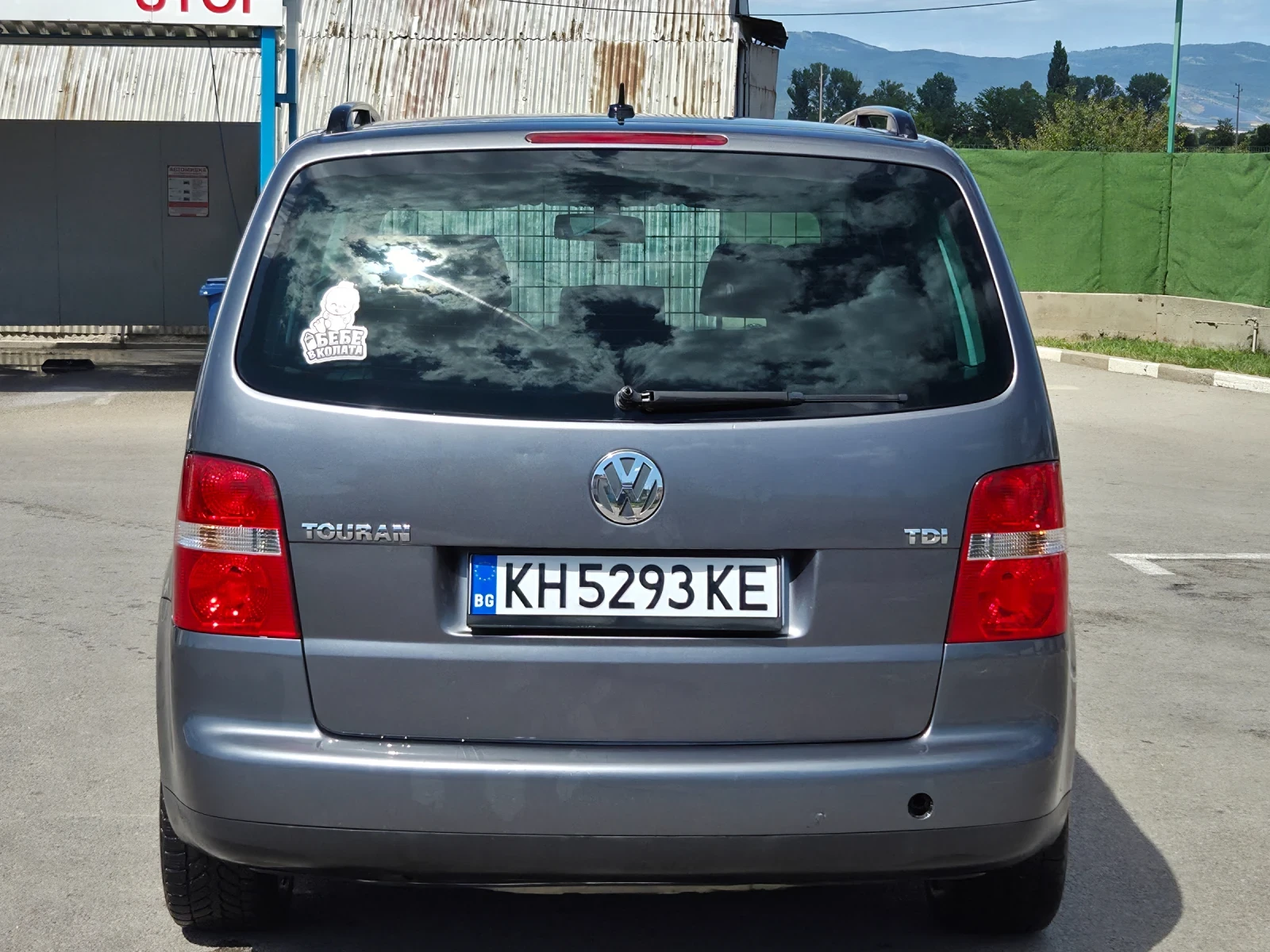 VW Touran 1.9 дизел 105 коня 6 скорости 2006г !!, снимка 5 - Автомобили и джипове - 55703890