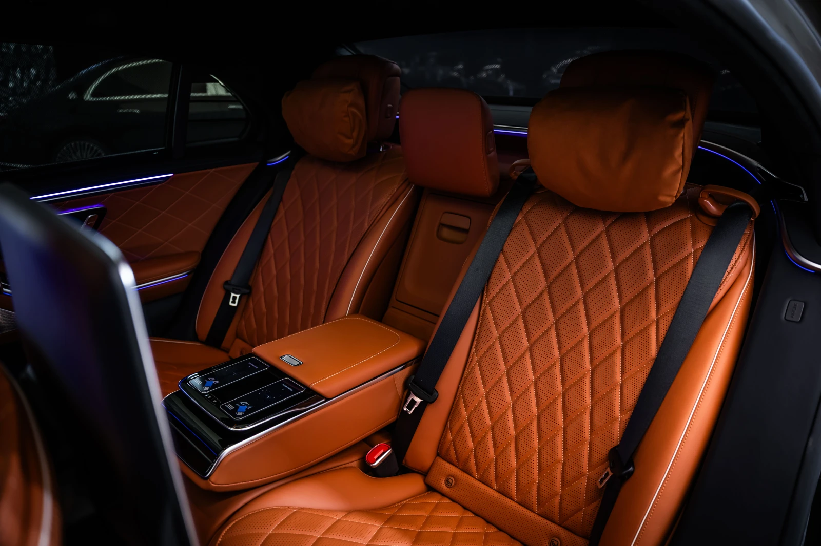Mercedes-Benz S 580 L 4M AMG* Night* Pano* Burm, снимка 16 - Автомобили и джипове - 55708863
