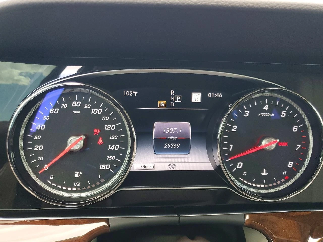 Mercedes-Benz E 400 4MATIC * DIS * 360 * ОБДУХ, снимка 9 - Автомобили и джипове - 55977586