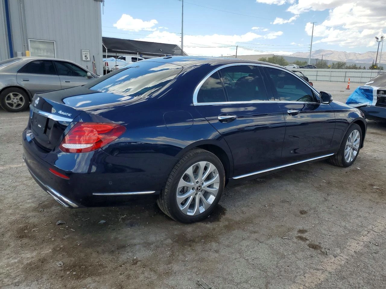 Mercedes-Benz E 400 4MATIC * DIS * 360 * ОБДУХ, снимка 6 - Автомобили и джипове - 55977586