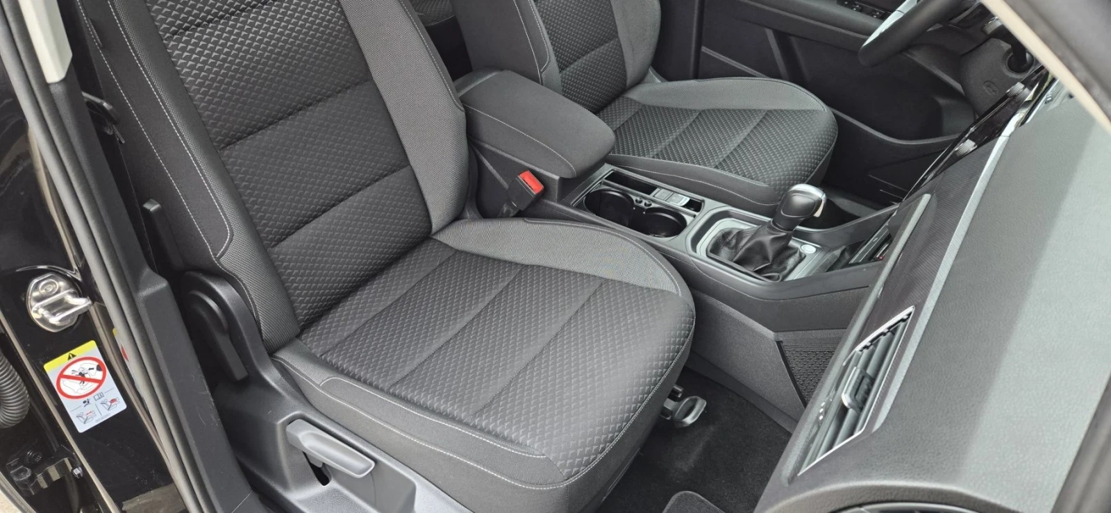 VW Touran 2.0TDI 150 ACTIVE , снимка 12 - Автомобили и джипове - 56277906